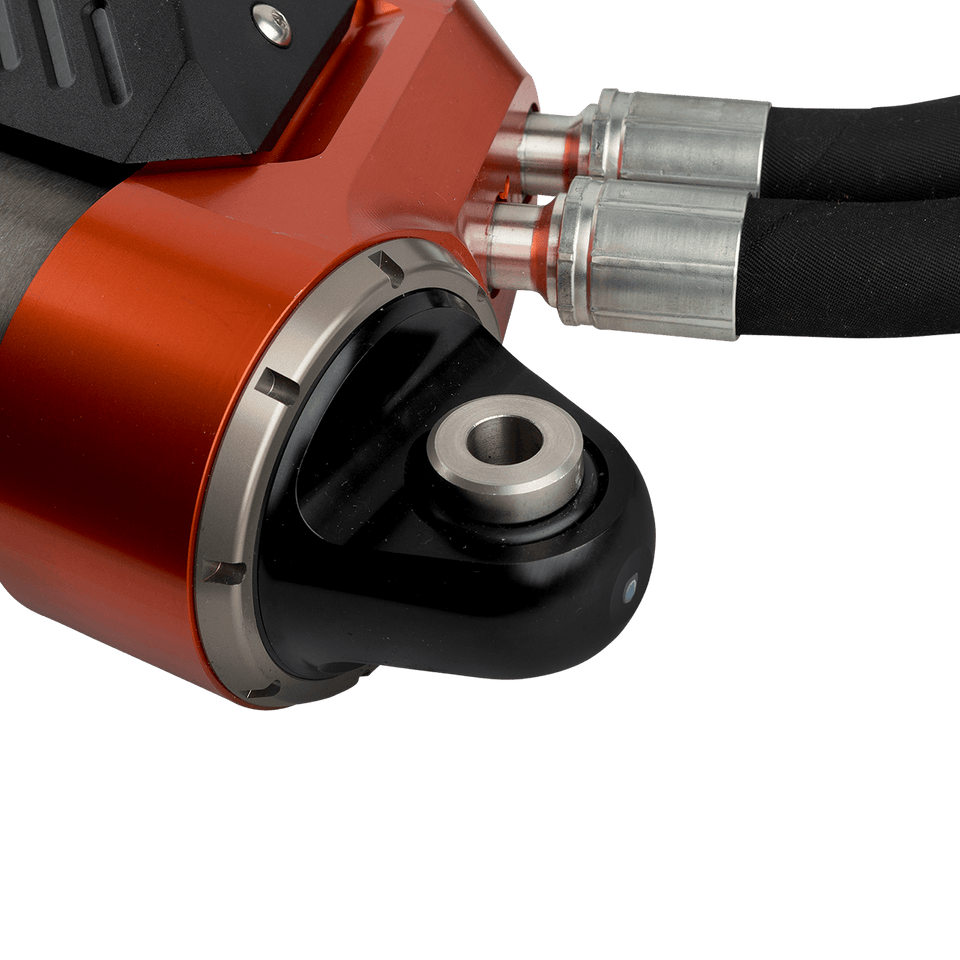 https://serenity-foxfactory.asset.akeneo.cloud/fox_asset_family/media/883_09_153_fox_truck_factory_race_live_valve_shocks_cu_c_1600x1600.png