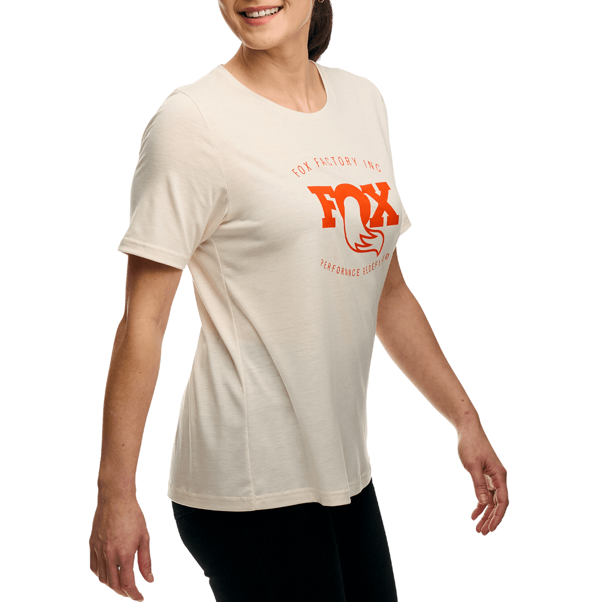 https://serenity-foxfactory.asset.akeneo.cloud/fox_asset_family/media/SSG_Apparel_ride_tee_white_womens_rotation_1_pdp_3x.png